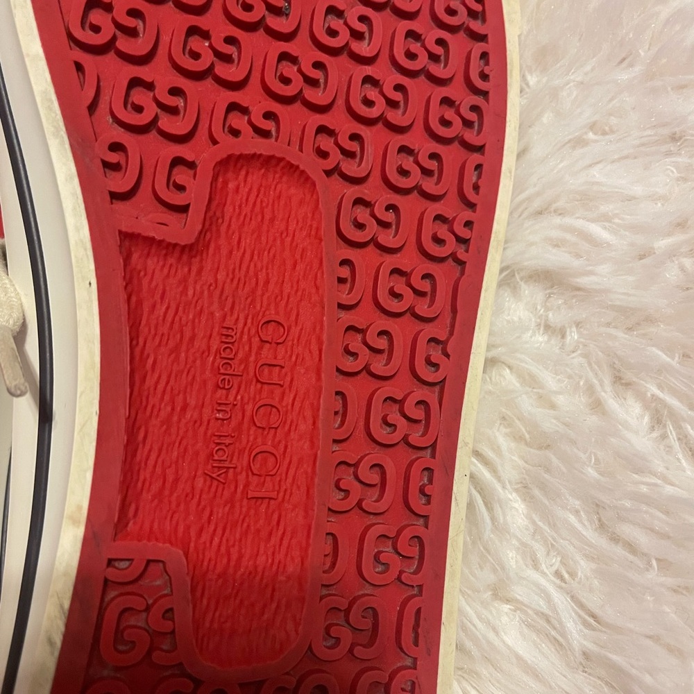 Gucci Web Canvas Low Top Sneaker - Picture 4 of 7